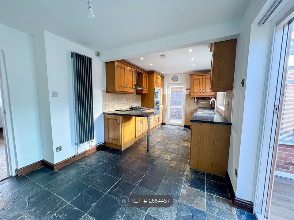 Property photo 3 of 32