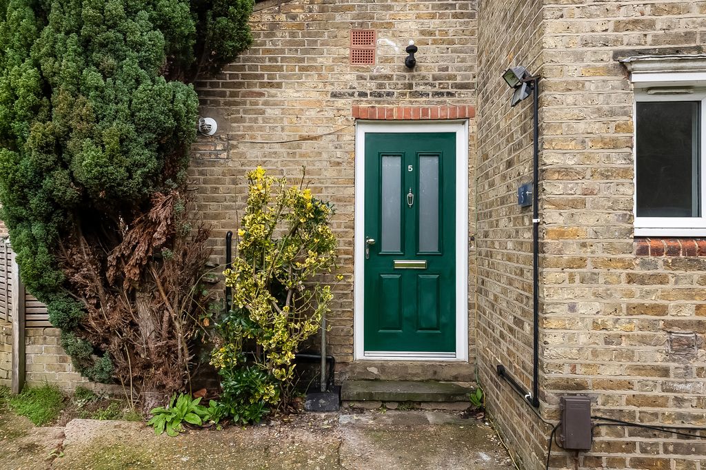 Property photo 2 of 12