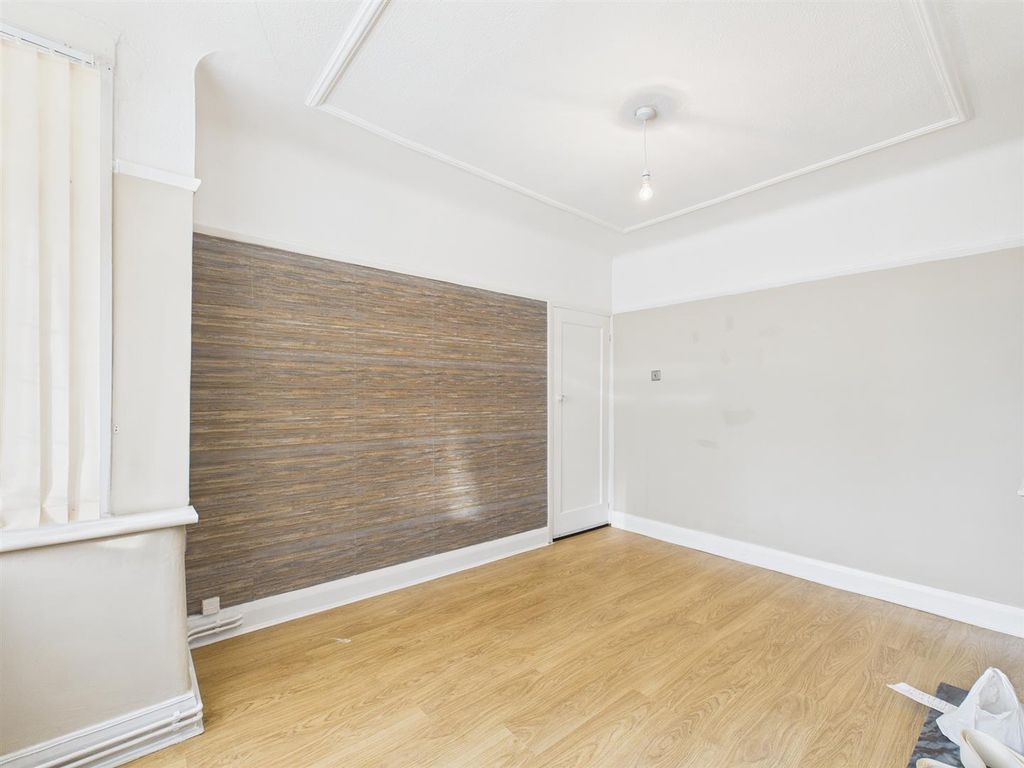 Property photo 3 of 33 Cam03604G0-Pr0229-Still002.Jpg