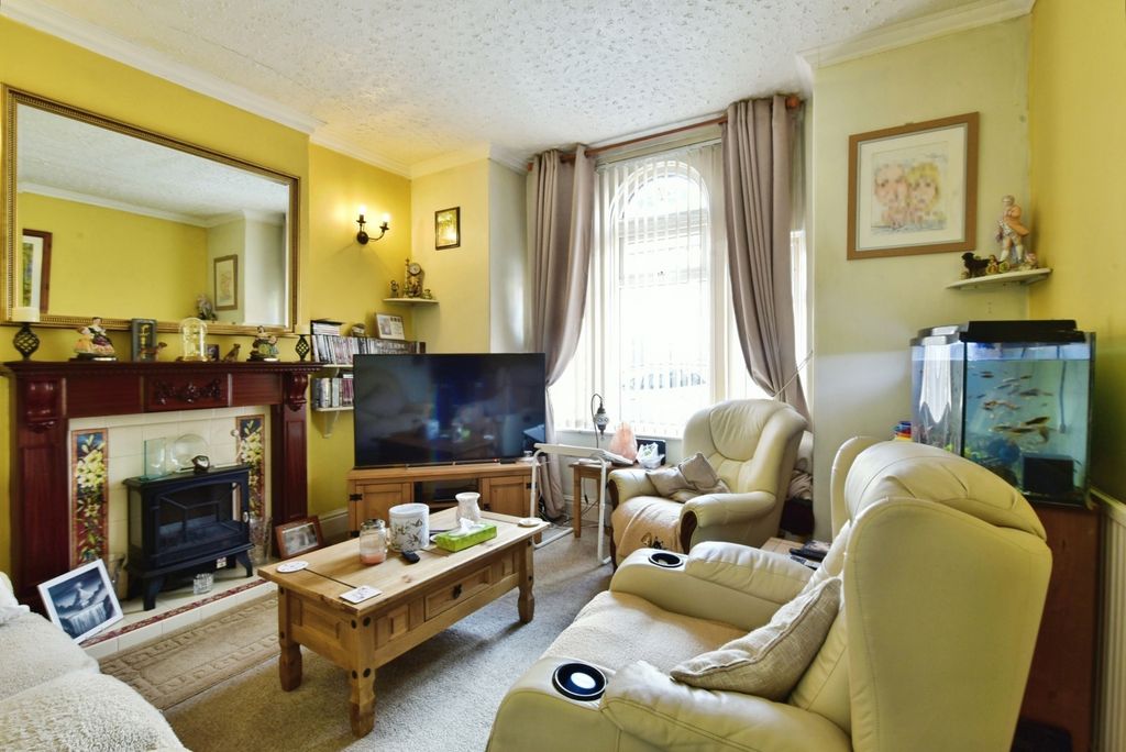 Property photo 3 of 16 Pbox-Img.Jpg