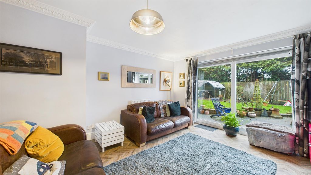 Property photo 3 of 30 Cam05101G0-Pr0109-Still026.Jpg