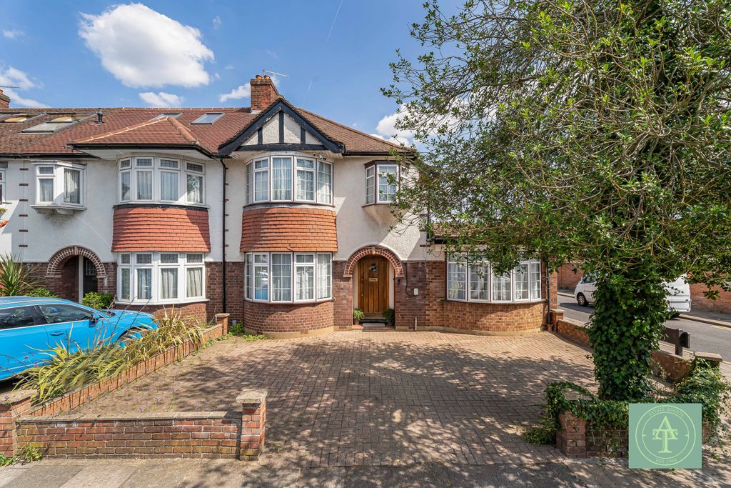 Property photo 1 of 30 Three Bedroom End Of Terrace House For Sale