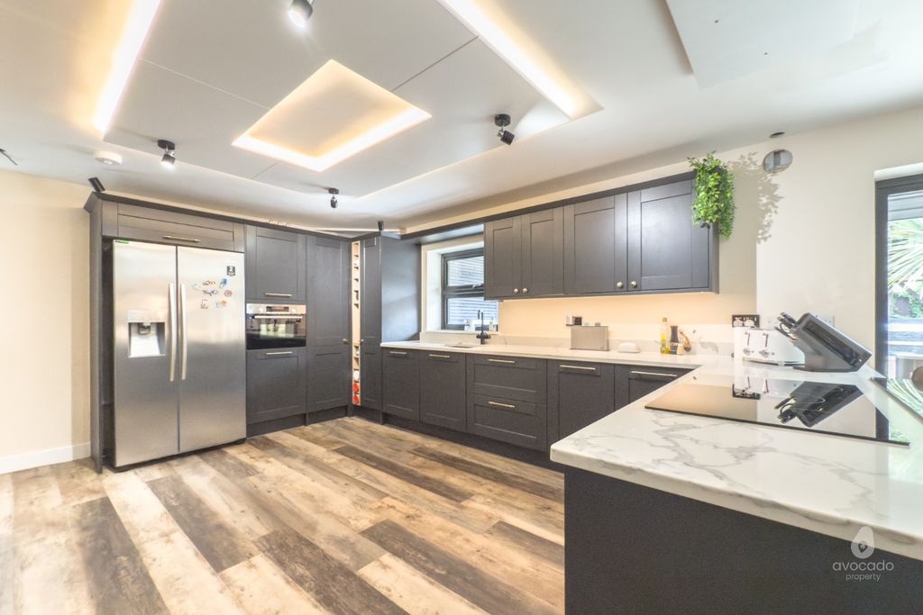 Property photo 3 of 40 4461884