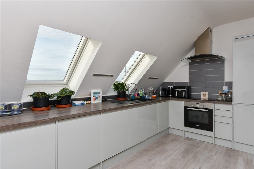 Property photo 2 of 7 Kitchen/ Lounge/ Diner