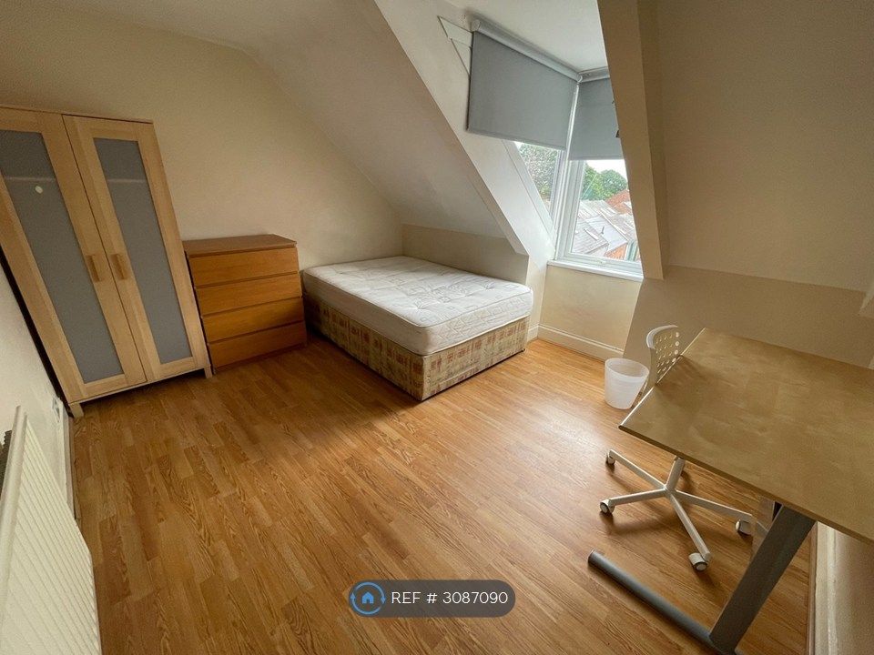 Property photo 2 of 11 Top Floor Bedroom