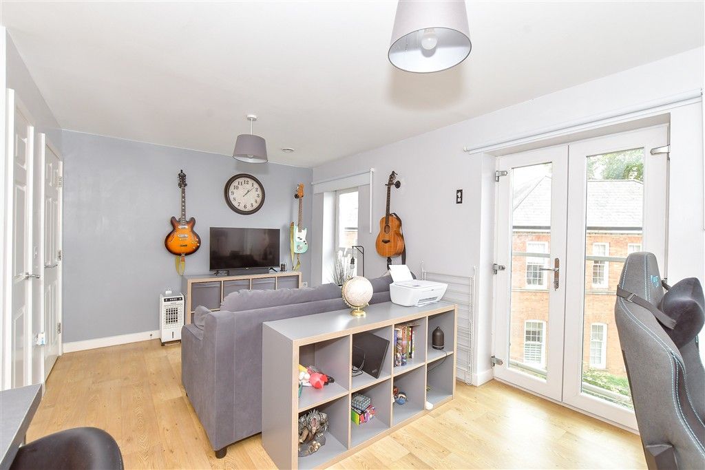 Property photo 1 of 11 Lounge/ Kitchen