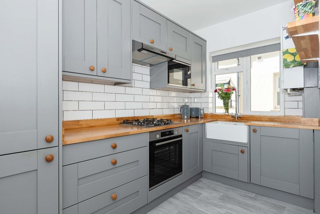 Property photo 3 of 14 Sackville Road.Jpg