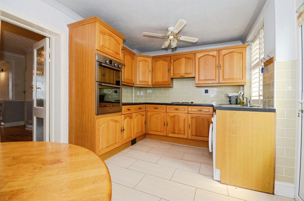 Property photo 3 of 15