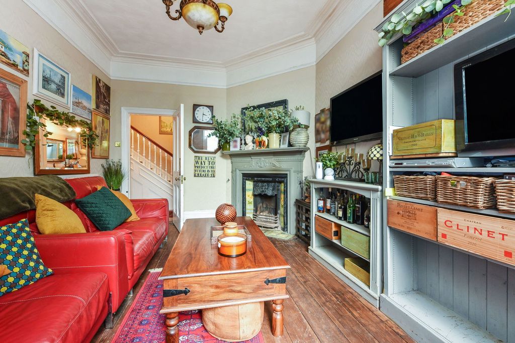 Property photo 3 of 23
