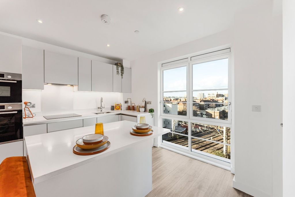 Property photo 2 of 20