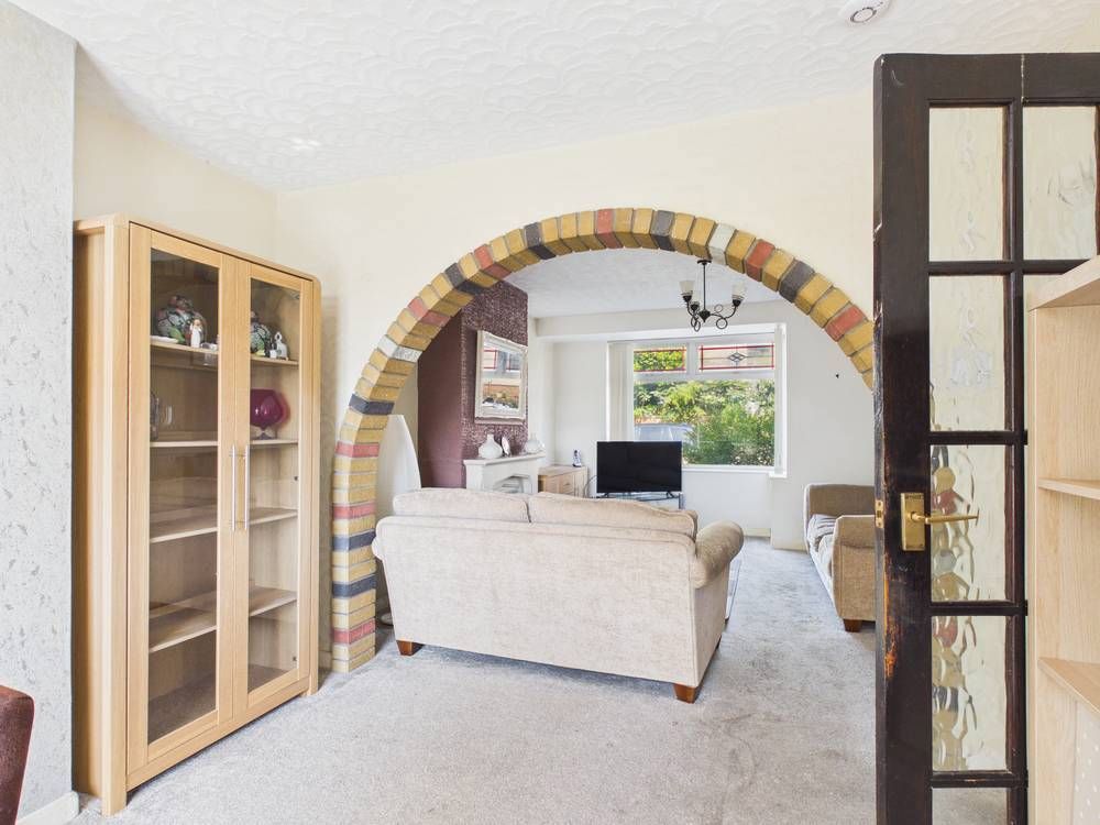 Property photo 3 of 16 Giraffe360-Still010