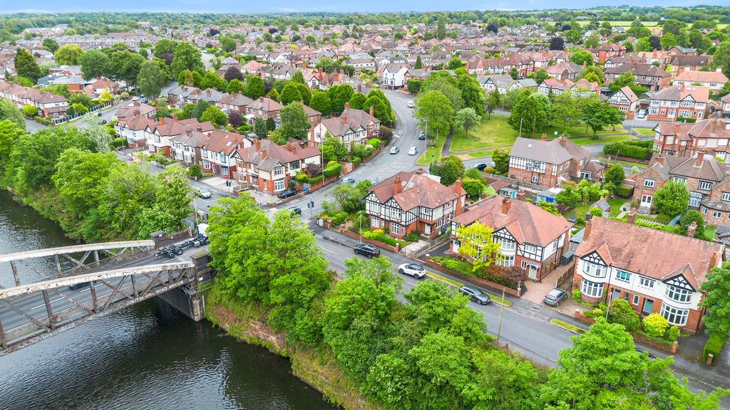 Property photo 3 of 23