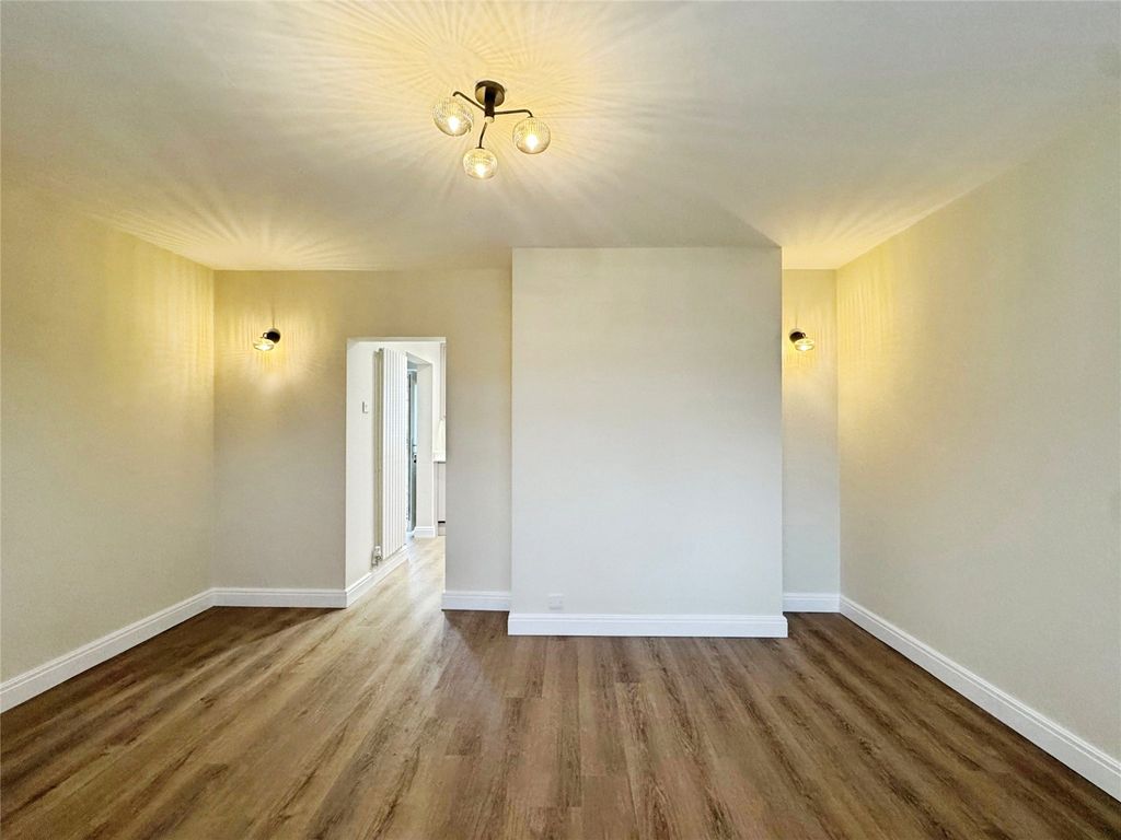 Property photo 2 of 14 Picture No. 13