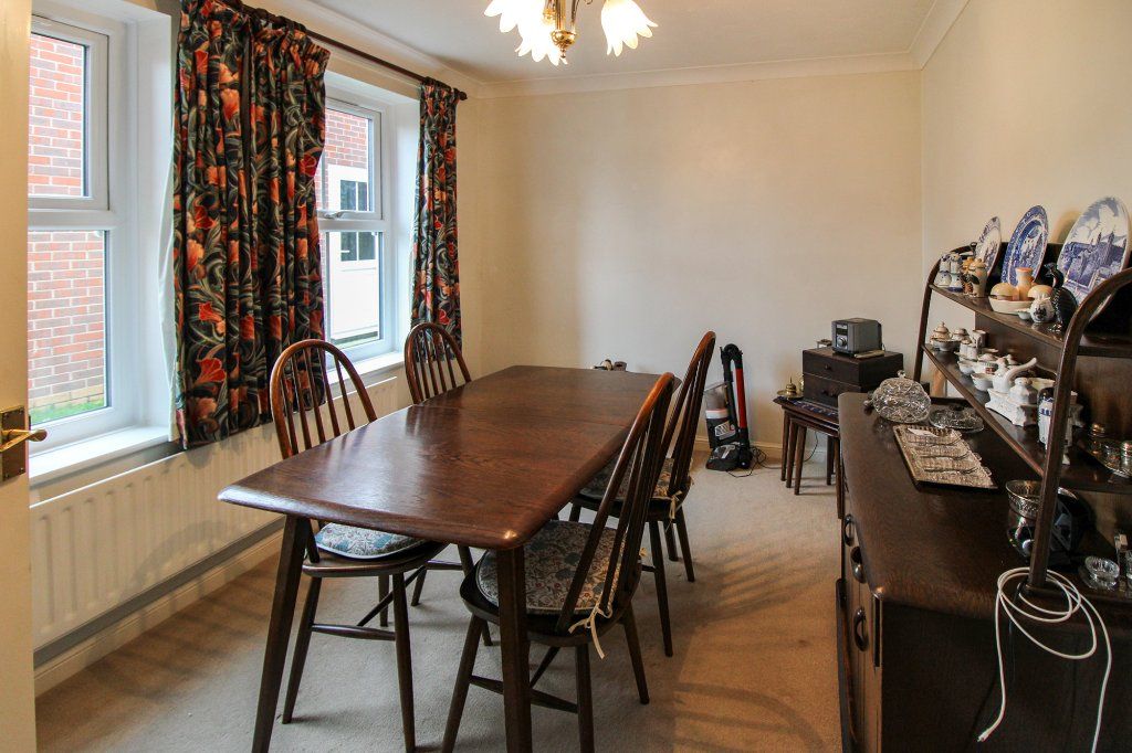 Property photo 3 of 14 Dining Room