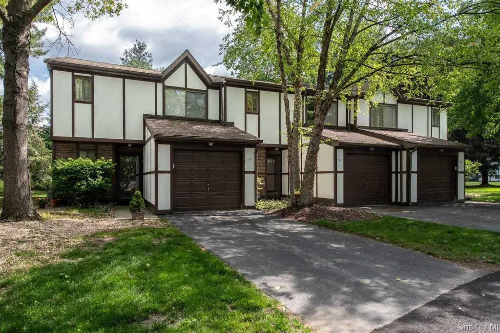 Property photo 1 of 25