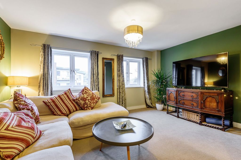 Property photo 2 of 16