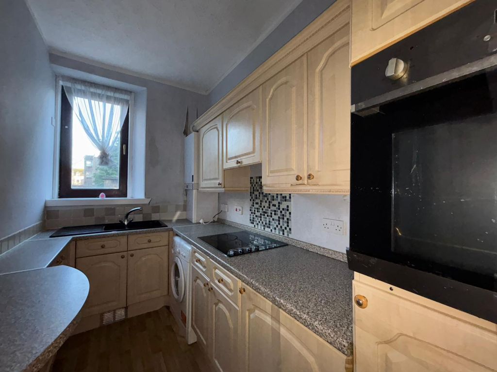 Property photo 2 of 11 4