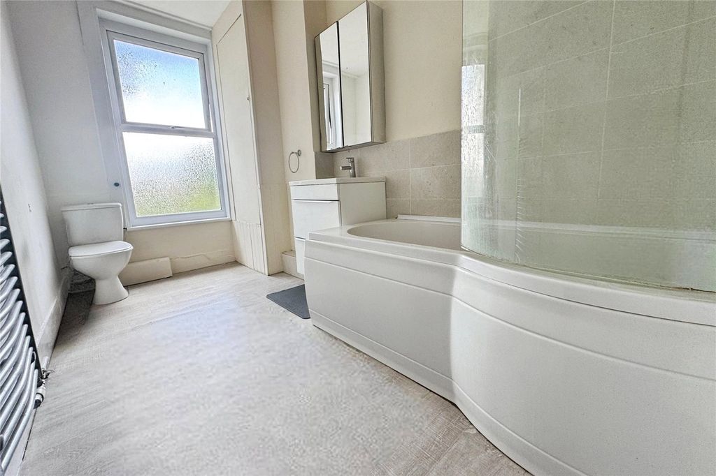 Property photo 3 of 8 Bathroom