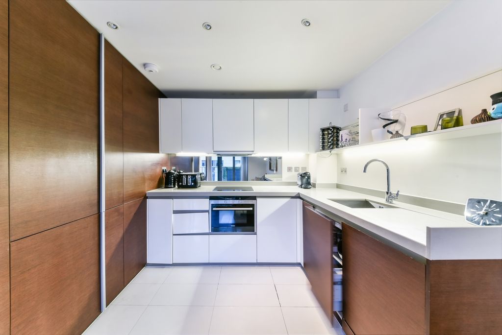 Property photo 2 of 10 Kitchen