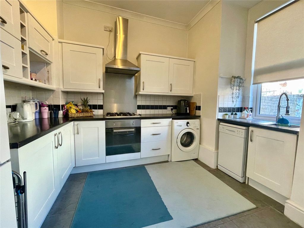 Property photo 2 of 12 Dining Kitchen