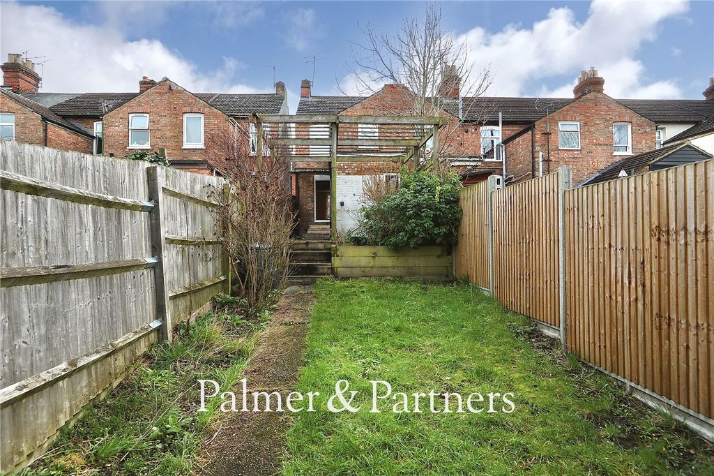 Property photo 2 of 18 Picture No. 16