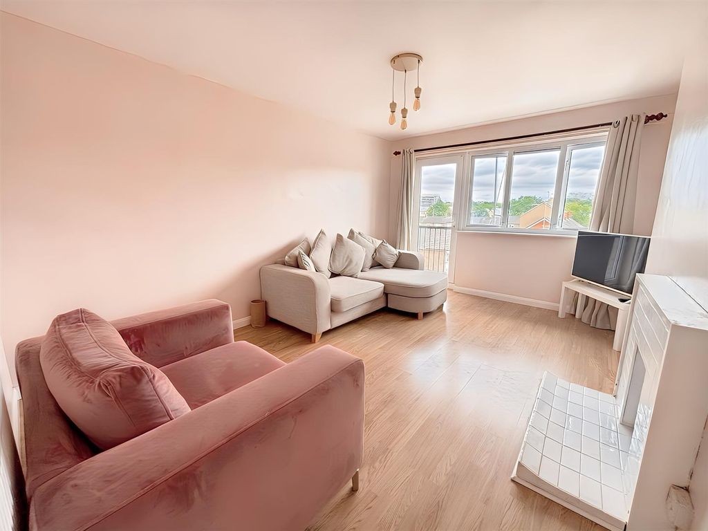 Property photo 2 of 13