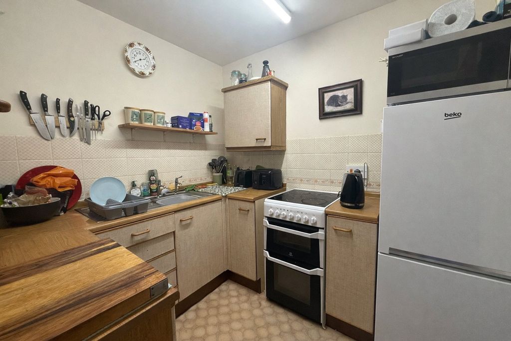 Property photo 3 of 6 Picture No. 10