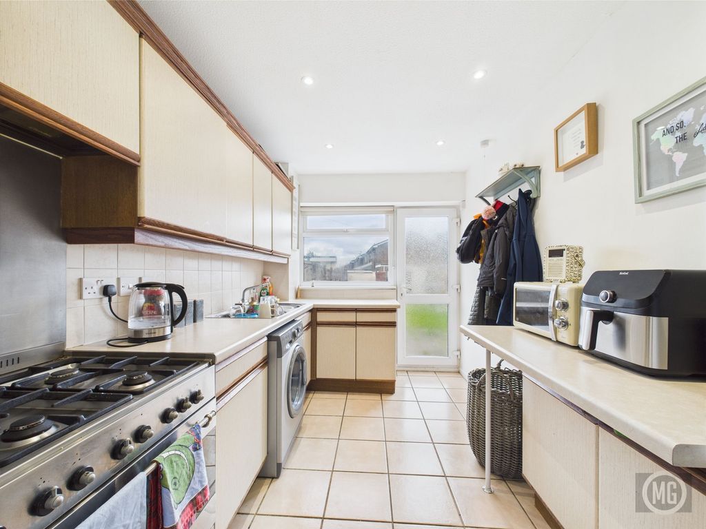 Property photo 2 of 16 Kitchen