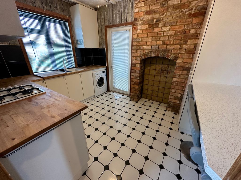 Property photo 1 of 13 Image