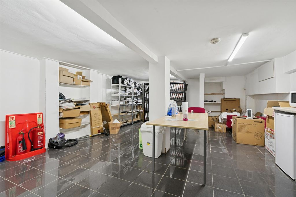 Property photo 2 of 18 Jb103727_Hires.Jpg