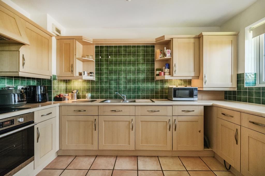 Property photo 2 of 12 Kitchen