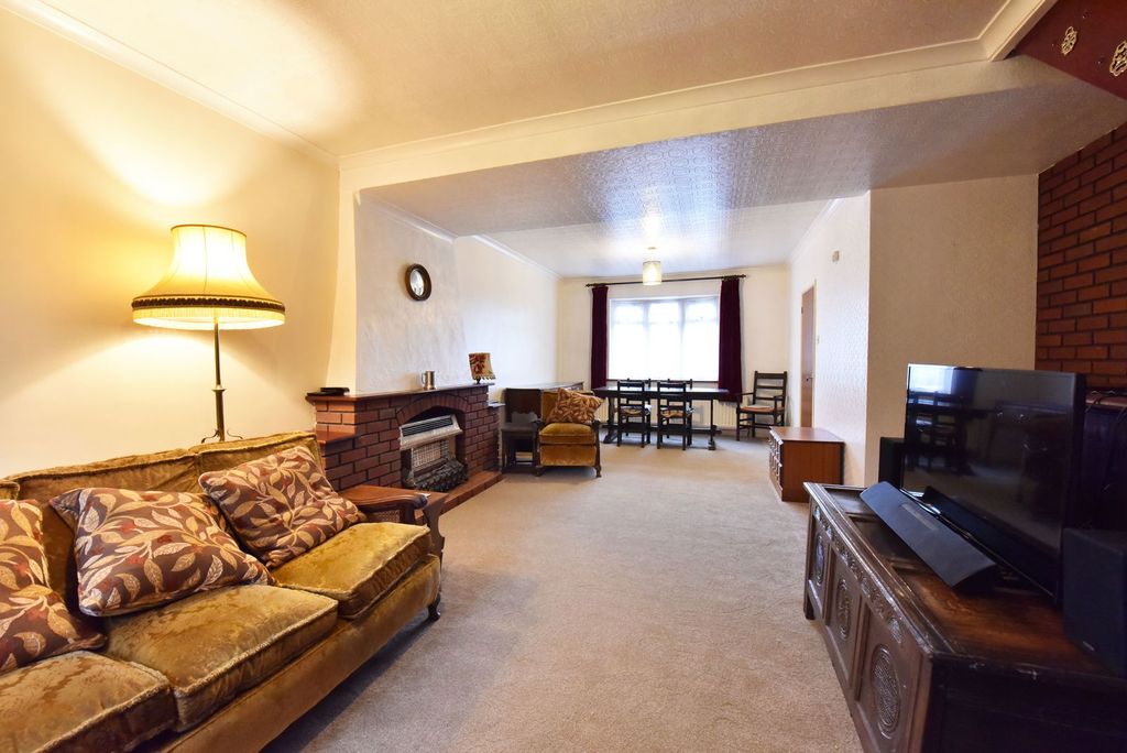 Property photo 2 of 21