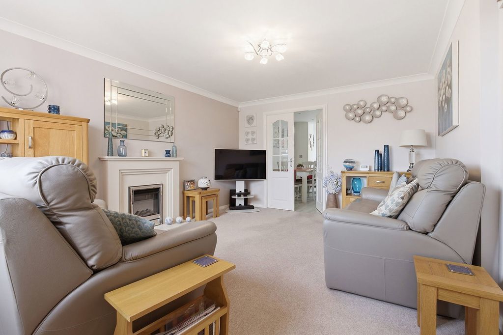 Property photo 3 of 23