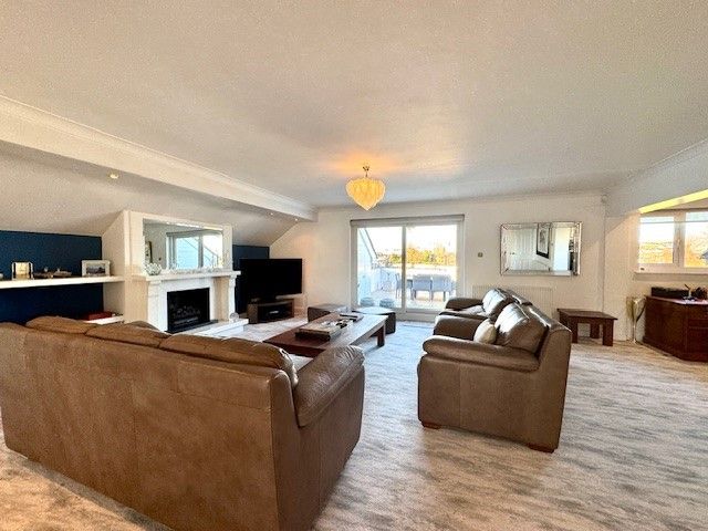 Property photo 2 of 25