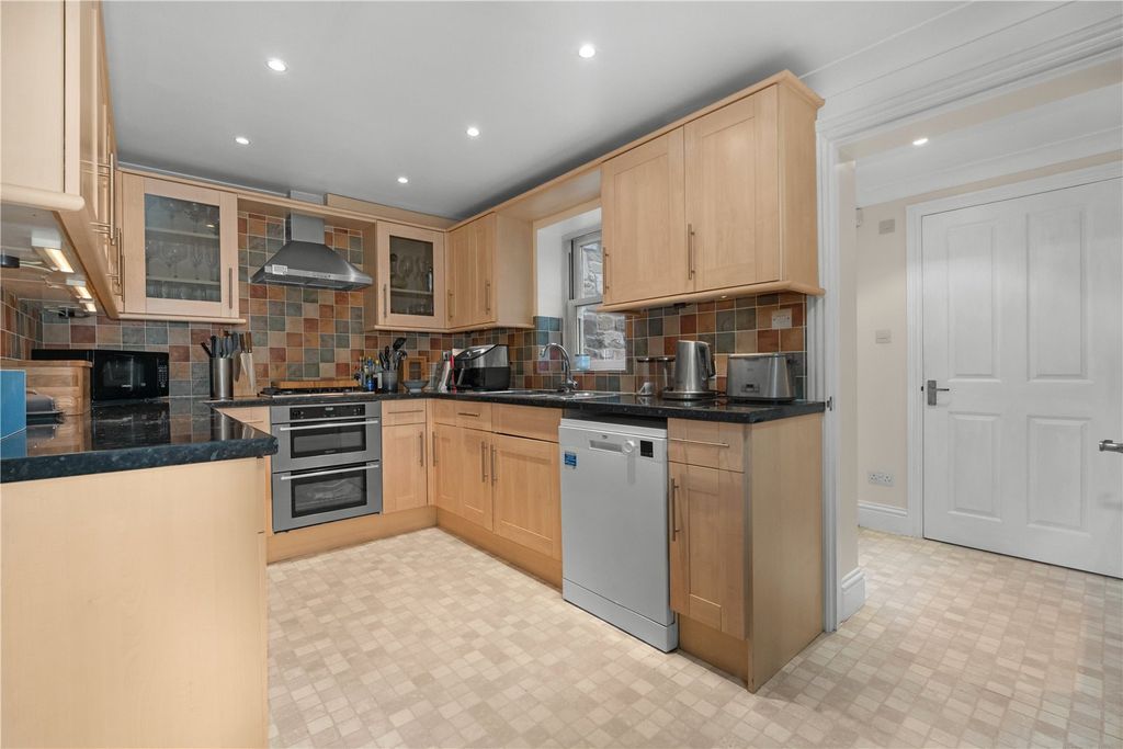 Property photo 3 of 14 Picture No. 11