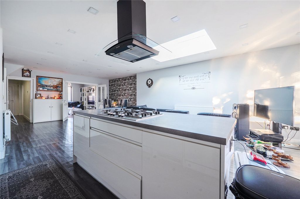 Property photo 3 of 22 Picture No. 04