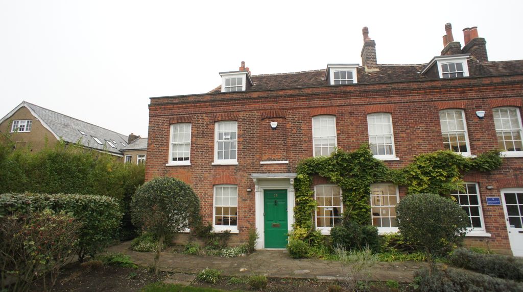 Property photo 1 of 3