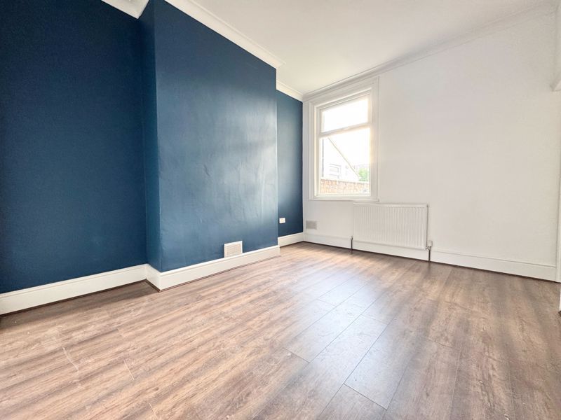 Property photo 3 of 11 Dining Room