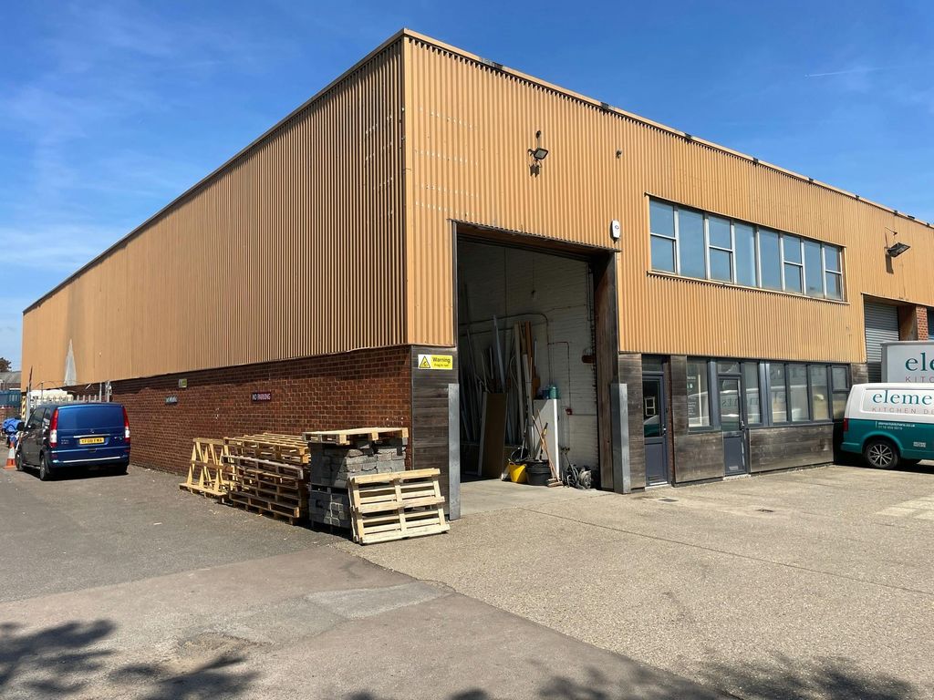 Property photo 2 of 14 3 Loverock Road B.Jpg