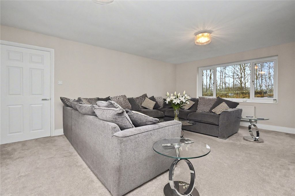 Property photo 2 of 25 Picture No. 19