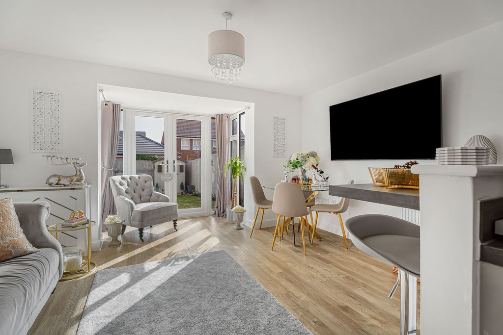 Property photo 2 of 30