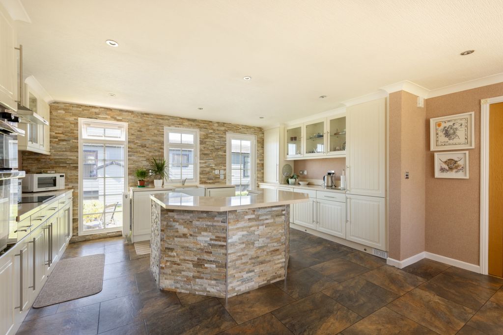 Property photo 2 of 16 Kitchen