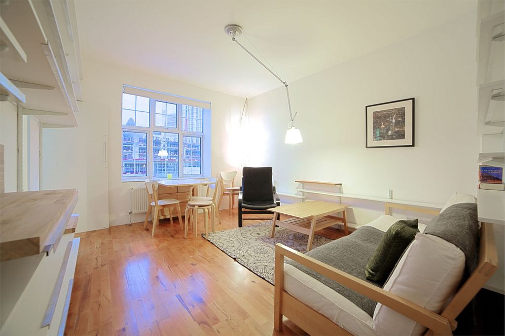 Property photo 2 of 8 Photograph 2