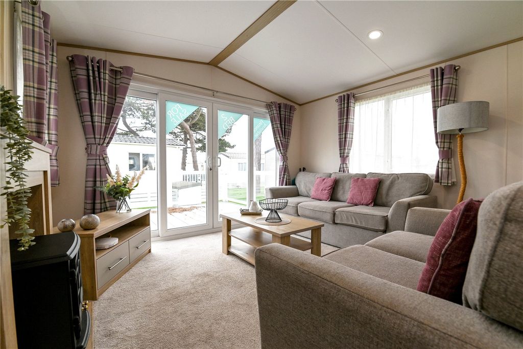 Property photo 3 of 15 Picture No. 04