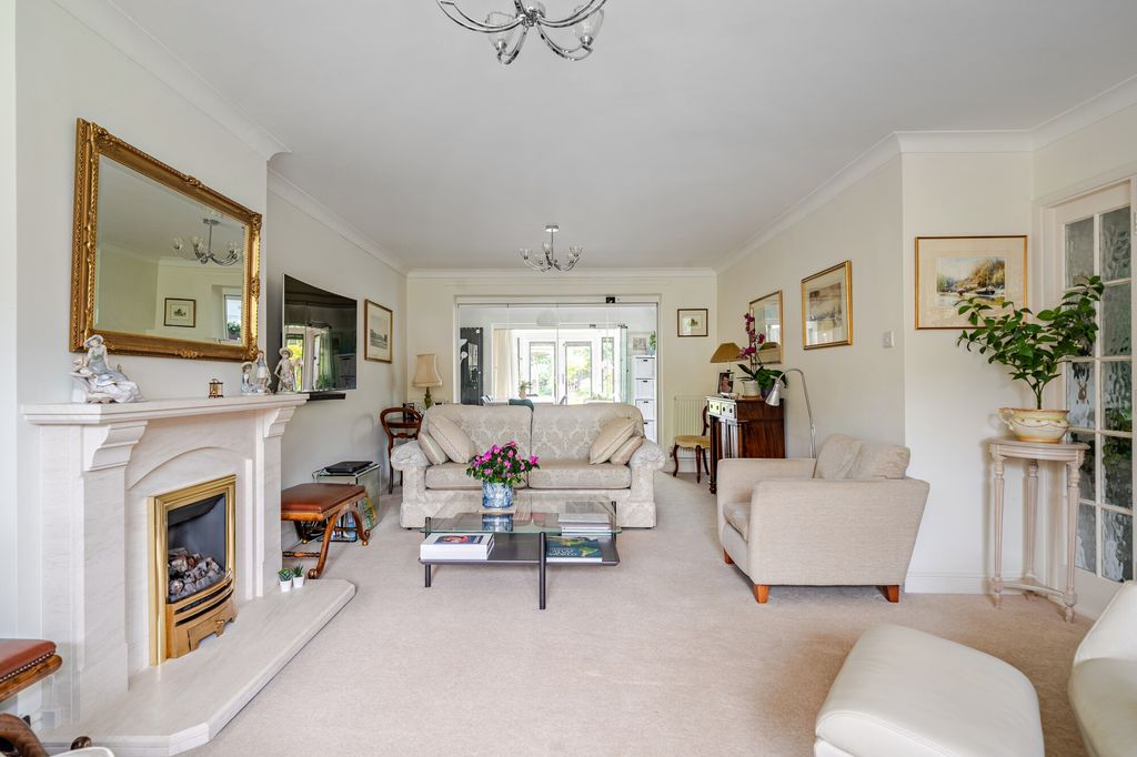 Property photo 3 of 12