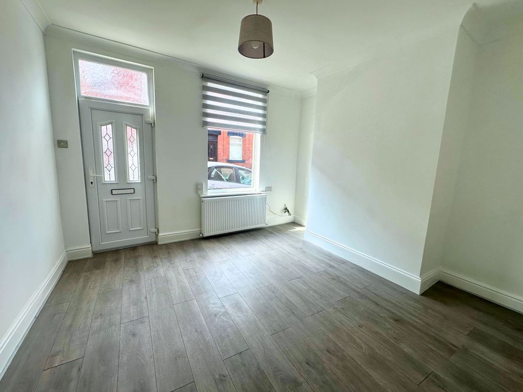 Property photo 3 of 11 Gallery