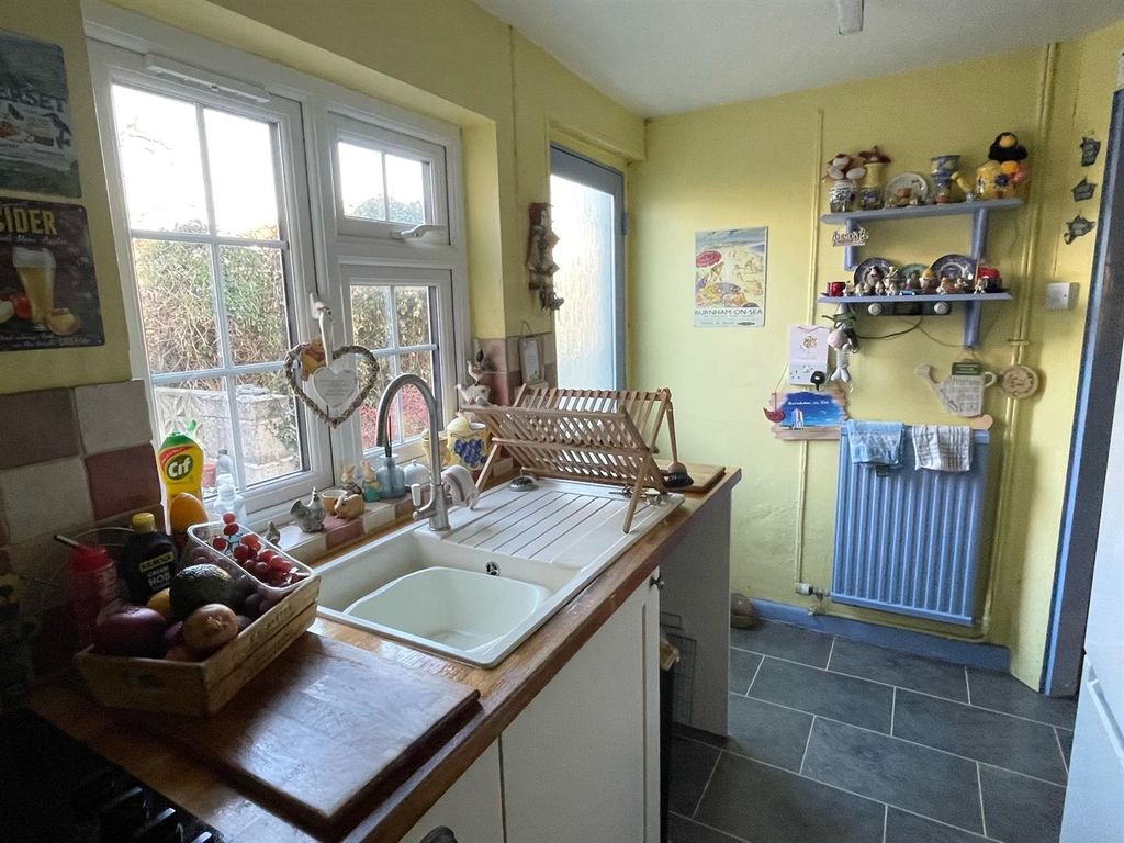 Property photo 2 of 22 Kitchen;.Jpg