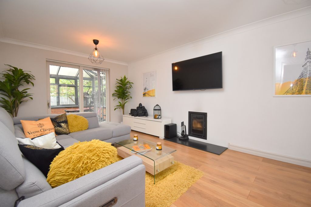 Property photo 2 of 30