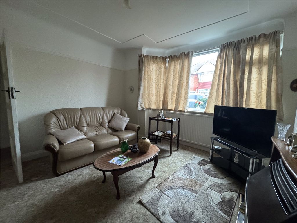 Property photo 3 of 23 Picture No. 12