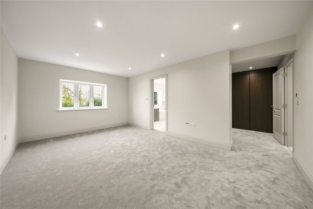 Property photo 2 of 15 Picture No. 01